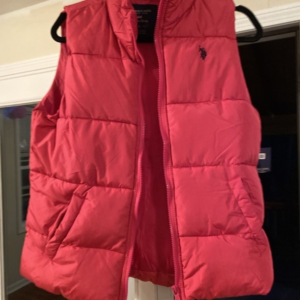 U.S. Polo ASSN Superior Quality Women's Size Large Pink Quilted Vest        3565